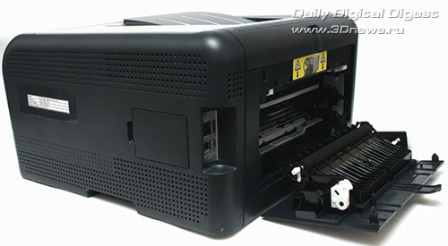 HP Color LaserJet CP1515n. Вид сзади с открытой крышкой
